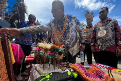 Pamitan KKN, Mahasiswa UGM Gelar Festival Budaya di Manokwari