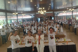 100 Pedagang Angkringan di Jogja Dilatih Sido Muncul untuk Meracik Jamu