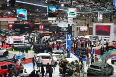 Pameran Mobil GIIAS 2025 Ramai Pengunjung, Penjualan Lesu