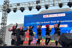 Kampung Menari Menghidupkan Tradisi lewat Gerakan