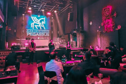 Legenda Rock Ahmad Albar dan Ian Antono Tampil di Pegassus Jogja