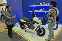 Mahasiswa ITS Pamerkan Motor listrik EVITS