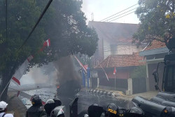 Mobil Polisi Terbakar di Demo Pati 13 Agustus Pemakzulan Bupati