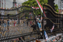 Kapolri Sebut Demonstrasi di Pati Walau Anarkistis Tapi Terkendali