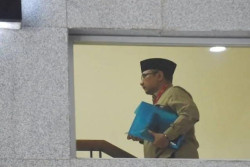 Sejumlah Bukti dan Dokumen Disita KPK dari Rumah Yaqut Cholil