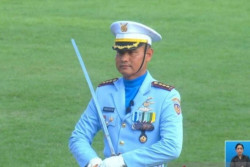 Kolonel Penerbang Sunar Adi Wibowo Komandan Upacara Penurunan Bendera