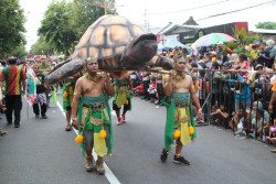 Diikuti 38 Kontingen, Kirab Budaya Klaten Dipenuhi Ribuan Warga