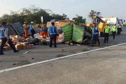 Dua Truk dan Pajero Terlibat Kecelakaan Karambol di Tol Solo-Ngawi, 7 Orang Luka-luka
