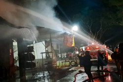 Bengkel dan Toko Klontong di Sragen Ludes Terbakar, Pemilik Alami Luka Bakar