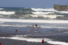 Gelombang Tinggi, BPBD Bantul Imbau Wisatawan Waspada 3 Hari ke Depan