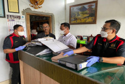 Bidik Korupsi Kredit Fiktif, Kejaksaan Geledah Kantor BUKP Galur