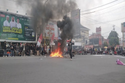 Demo Pertigaan UIN Jogja, Ini Tuntutan Massa Aksi