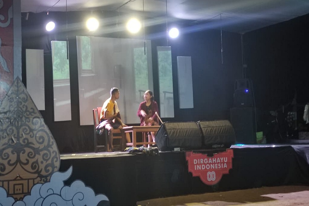 Pentas Seni: Warga Jalakan Sentil Kinerja Pejabat lewat Teater