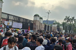 Demonstrasi Mahasiswa di Depan Gedung DPR Berlanjut Hari Ini