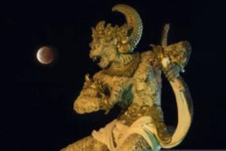 Puncak Gerhana Bulan Total Terjadi di Denpasar Bali pada Senin 8 September