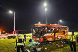 Bus Pariwisata ALS Alami Kecelakaan di Tol Padang, 2 Penumpang Tewas