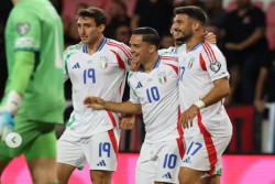 Italia Tekuk Israel 5-4