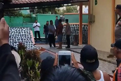 Warga Boyolali Geruduk SMAN 1 Cepogo Gegara Guru Injak Punggung Siswa