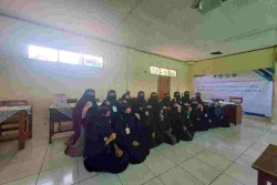 Pelatihan Kader Santri Sehat di Pesantren Bin Baz Putri: Wujud Kemandirian Kesehatan Berbasis Peer Support