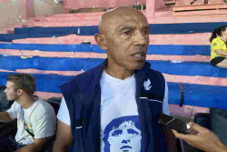 Simon Tahamata Ikut Saksikan PSIM Jogja vs Borneo FC, Begini Komentarnya