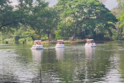 Solo Safari Hadirkan Wahana Bumble Boat untuk Tarik Pengunjung