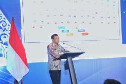 Ahmad Luthfi Dorong Industri Jasa Keuangan Gerakkan Ekonomi Desa
