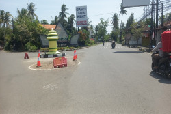 Tugu Brosot Ditabrak Truk, Kini Sudah Dibangun Baru