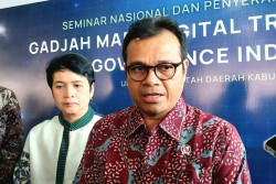 Respons Wamen Nezar Patria Terkait Usulan Satu Orang Satu Akun