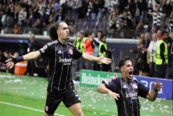 Eintracht Frankfurt Mengamuk, Hantam Galatasaray dengan Skor 5-1