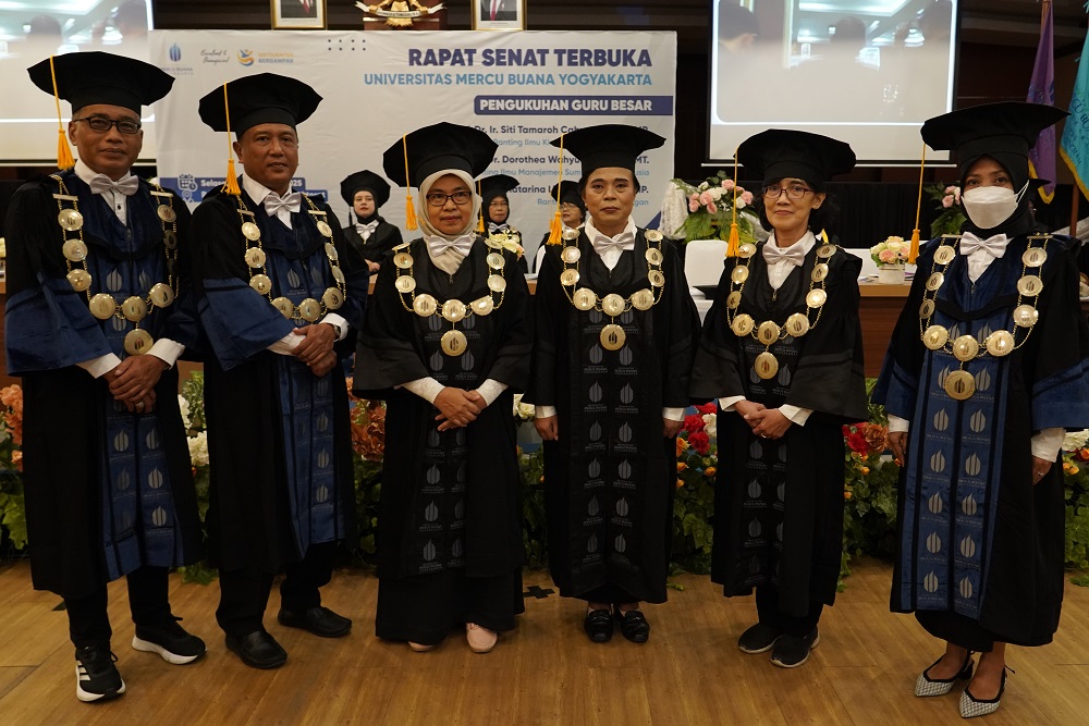 UMBY Resmi Kukuhkan Tiga Guru Besar