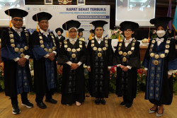 UMBY Resmi Kukuhkan Tiga Guru Besar