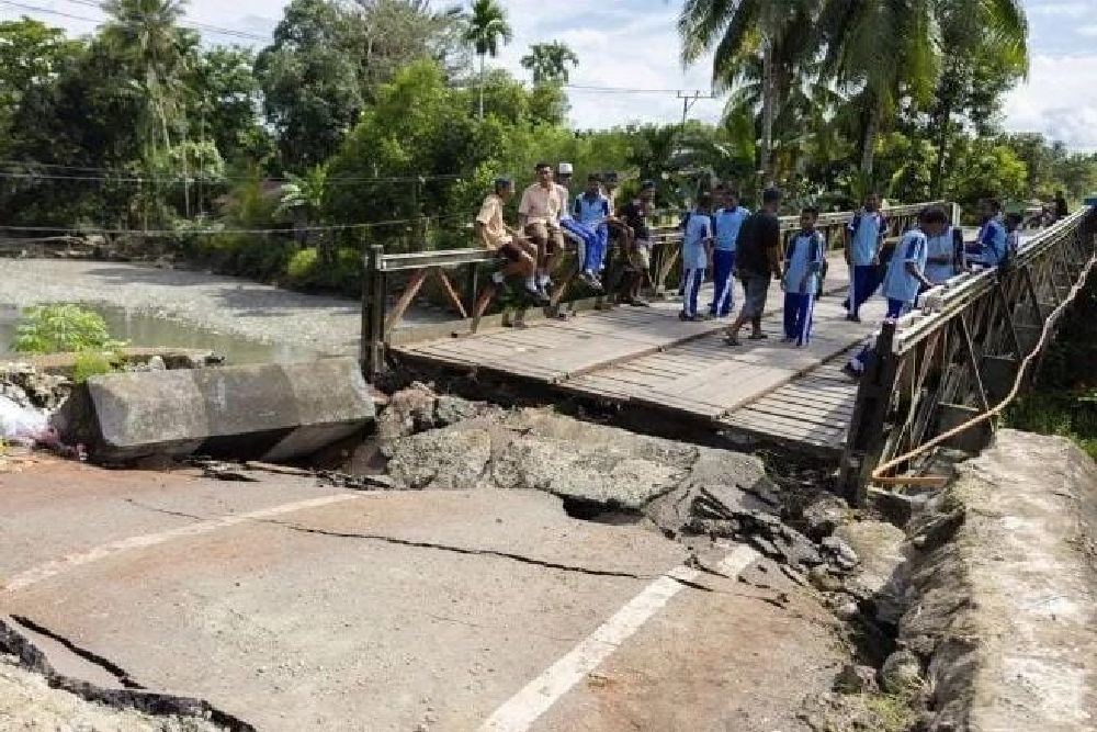 Sejumlah Bangunan hingga Jembatan Rusak Akibat Gempa M6,6 Melanda Nabire Papua