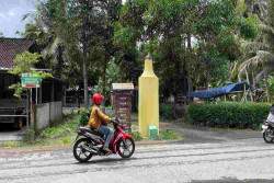 Tugu Berbentuk Rudal di Kulonprogo, Penanda Kenangan Pahit Warga
