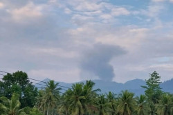 Gunung Dukono Meletus, Lontarkan Abu Setinggi 800 Meter
