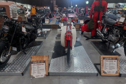 Ratusan Mobil dan Motor Custom Ramaikan ICS 2025 di JEC