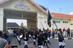 Ganti Dwaja Prajurit Pakualaman Padukan Tradisi dan Hiburan