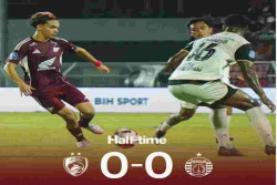 PSM vs Persija, Babak Pertama Belum Ada Gol di Stadion BJ Habibie
