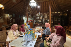 Pelaku Industri Fashion Ecoprint Magelang Ikuti Kegiatan Digitalisasi Dan Branding