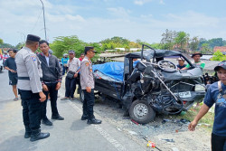 Adu Banteng Bus dan Pikap di Piyungan Bantul, Satu Meninggal Dunia