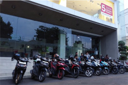 Puluhan Bikers Vario 125 Nikmati Sensasi Night Ride di Jogja