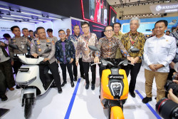 Motor SUV Kebanggaan New Honda ADV160 Siap Jadi Magnet Utama di IMOS 2025