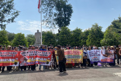 Pelaku UMKM Terdampak Pandemi Tuntut Keringanan Kredit Usaha
