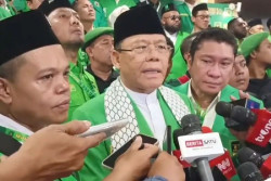 Diwarnai Kericuhan, Mardiono Terpilih Jadi Ketum PPP secara Aklamasi