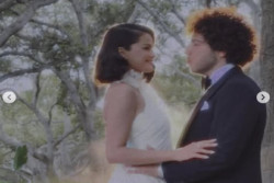 Intip Foto-foto Pernikahan Selena Gomez dan Benny Blanco