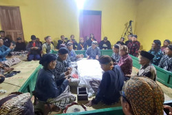 Puluhan Gambar Muncul Saat Pembukaan Cupu Panjala Gunungkidul