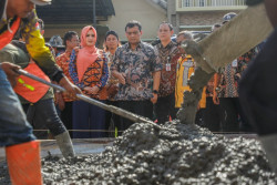 Ahmad Luthfi Tinjau Perbaikan Jalan Wiradesa-Kajen Pekalongan