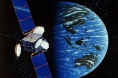 Ilmuwan Peringatkan Bahaya Jatuhnya Satelit Starlink ke Atmosfer Bumi