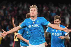 Napoli Kalahkan Genoa 2-1, Rasmus Hojlund Jadi Pahlawan