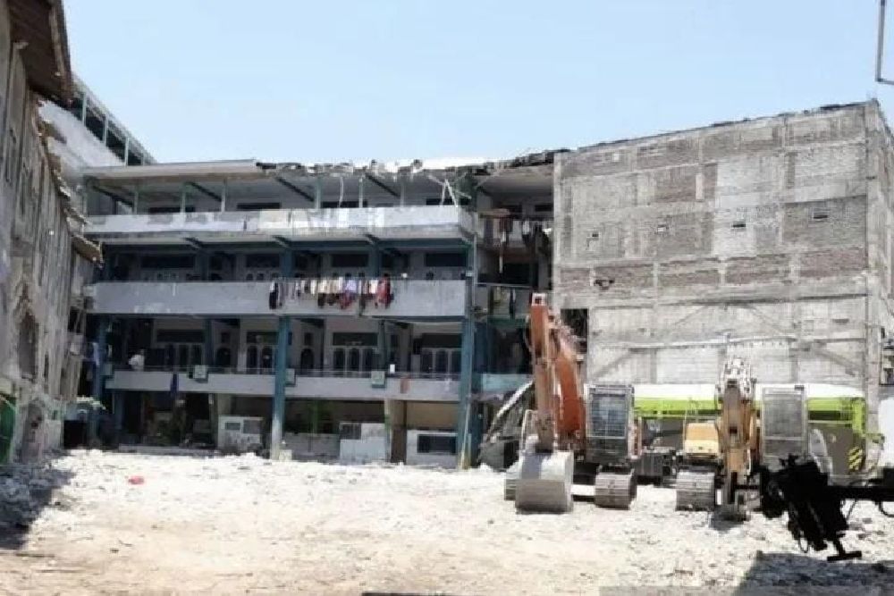 Jumlah Total Korban Bangunan Ambruk Ponpes Al Khoziny Sidoarjo 171 Orang