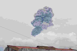 Gunung Marapi Erupsi, Lontarkan Abu Setinggi 1.500 Meter